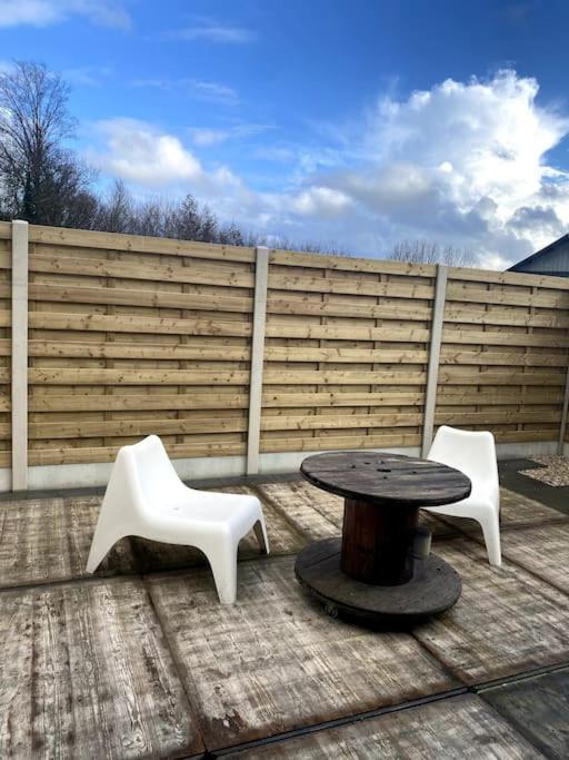 Entre Ville Et Campagne Appartement Cosy Avec Parking Et Terrasse Wood Coutiches ภายนอก รูปภาพ